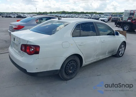 2008 Volkswagen Jetta Se/Sel from USA, damaged, VIN 3VWRM71K58M083712